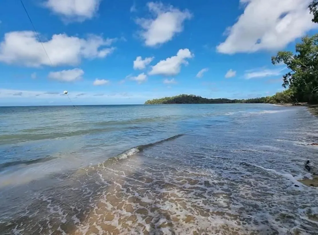 Willow Garden Stays - Beachfront 4 Bedroom Luxury Holiday Home Kewarra Beach 0*,