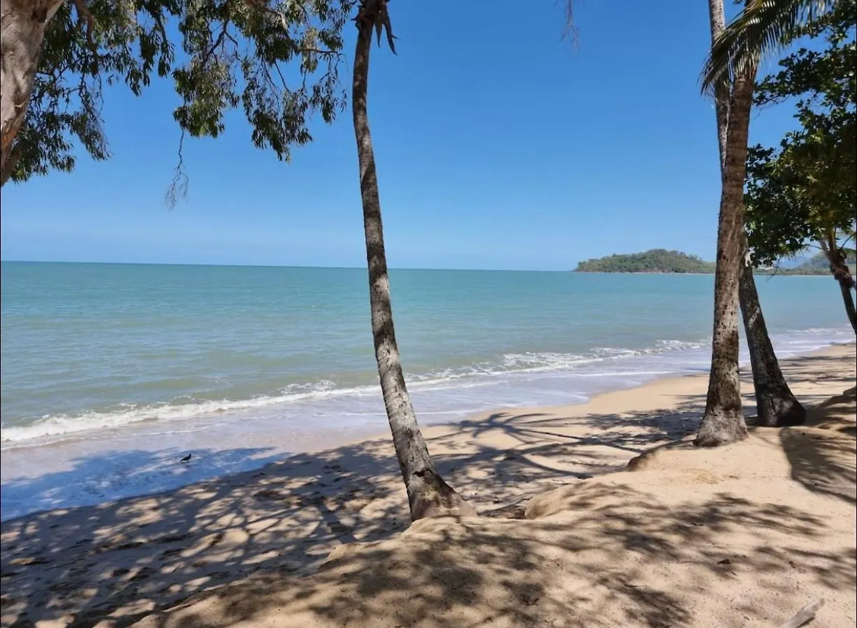 Willow Garden Stays - Beachfront 4 Bedroom Luxury Holiday Home Kewarra Beach Australien